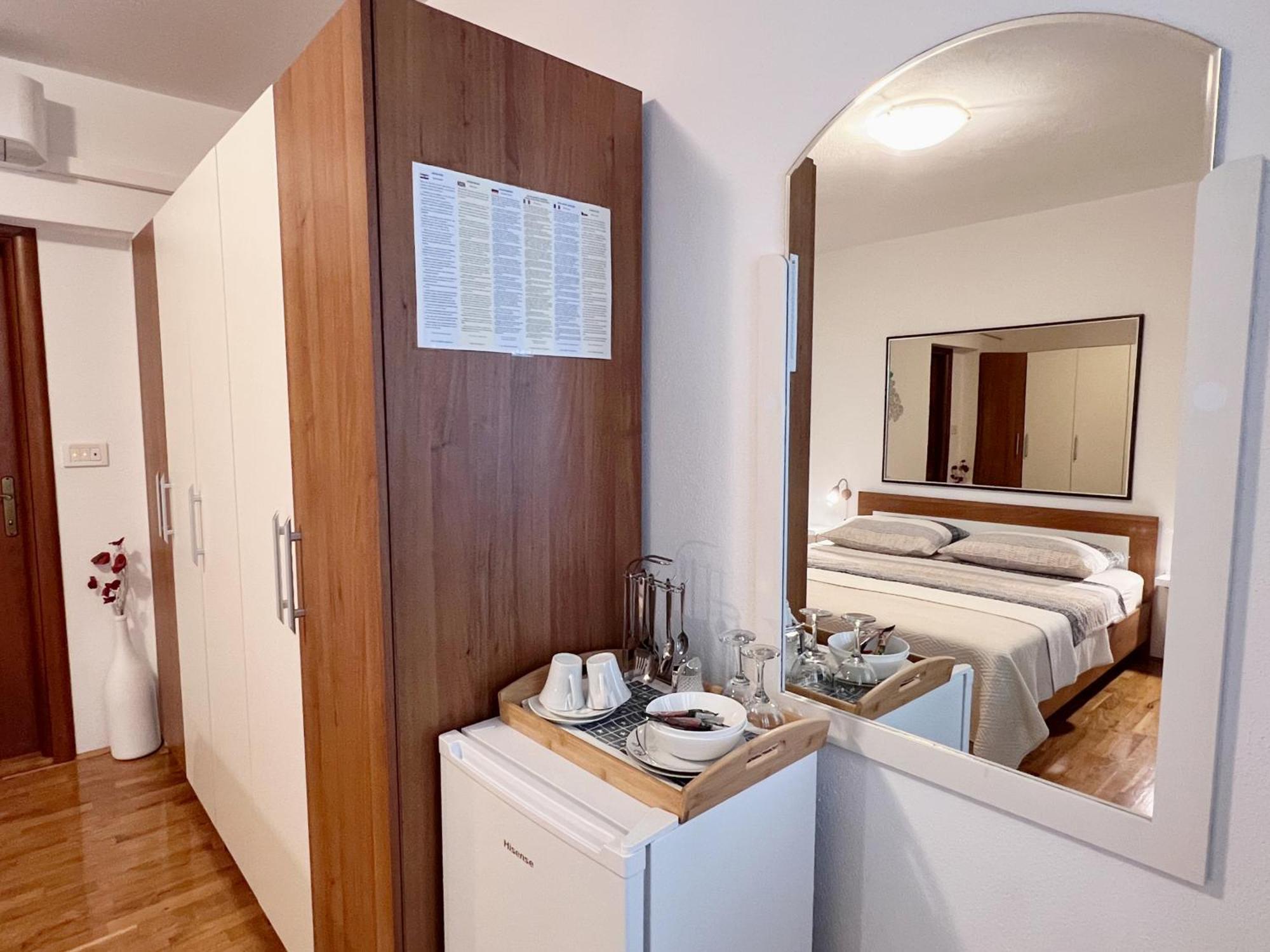 Room Tai - Spacious And Comfy With Private Terrace Hvar Town Dış mekan fotoğraf