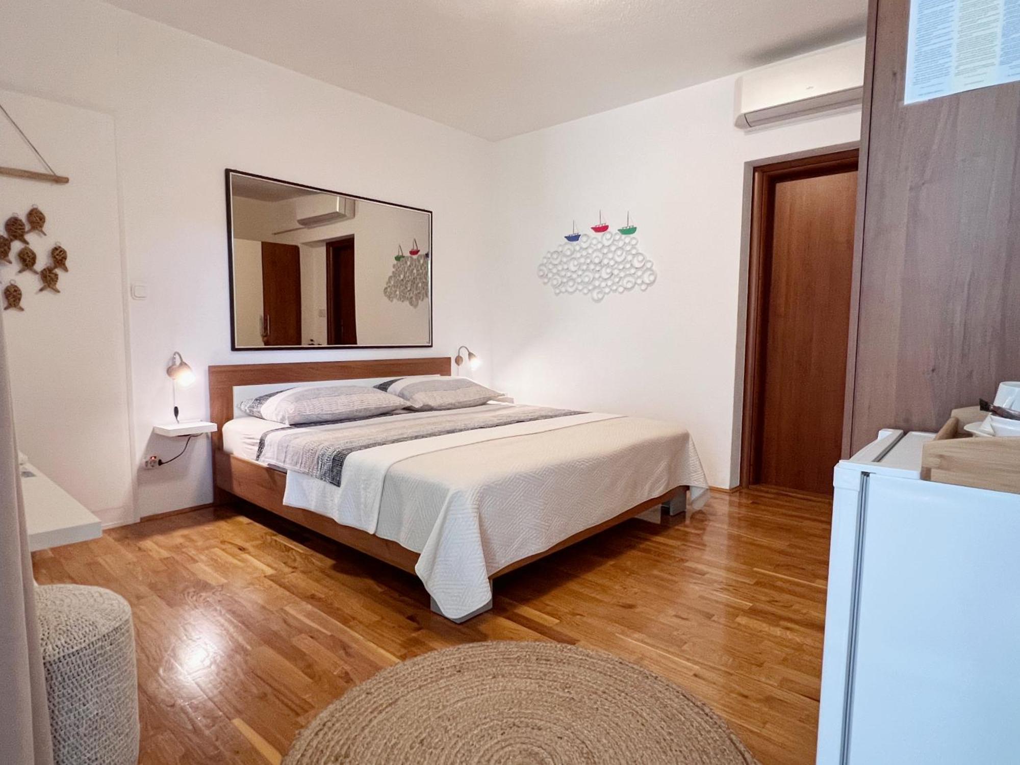 Room Tai - Spacious And Comfy With Private Terrace Hvar Town Dış mekan fotoğraf